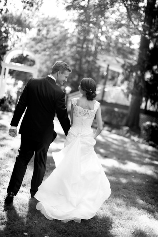 wedding black and white garden