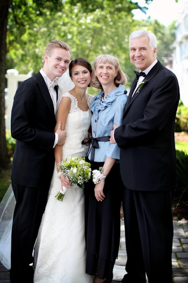 wedding lee parents pose